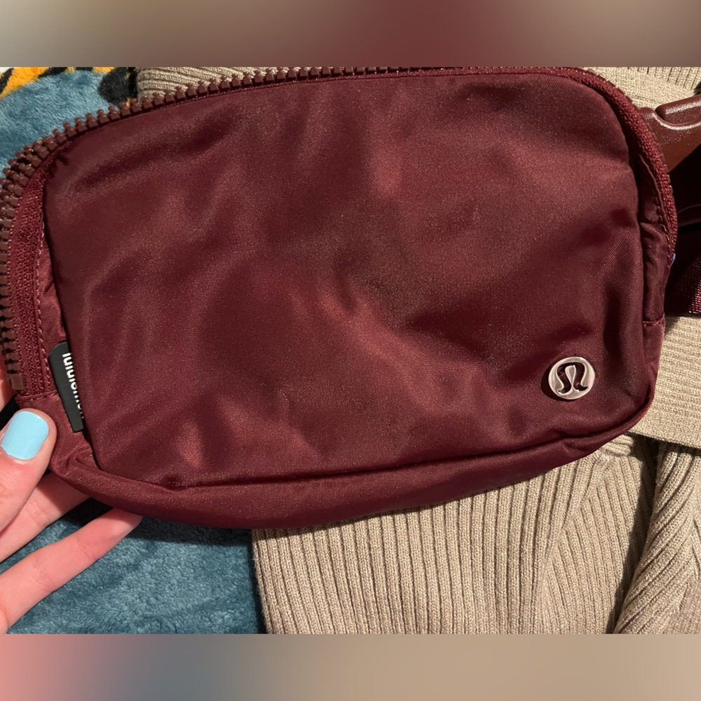 Lululemon Belt Bag: Maroon (Size 1L)